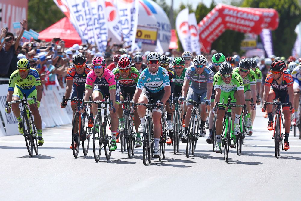 Cavendish crosses the line for the win.