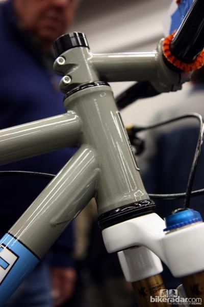 A small gusset lends some extra strength to the front end of Soulcraft's Holy Roller 29er.