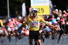 Adam Yates wins stage 5 of the 2024 Tour de Suisse