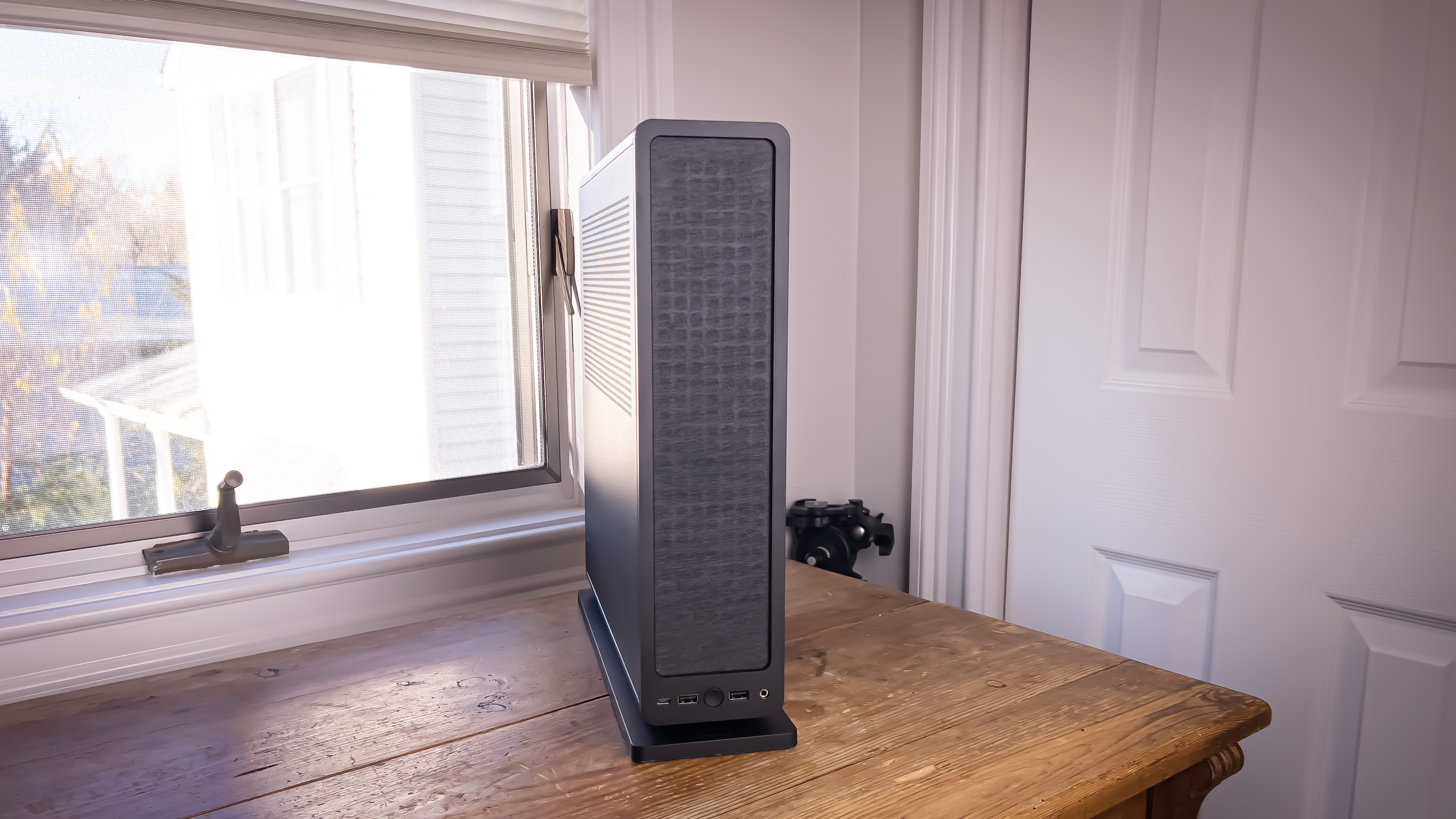 Fractal Design Ridge Review: Tall, Slim and Somewhat Roomy