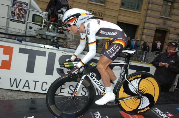 Judith Arndt (Germany) heads out for her winning performance in the world championship time trial