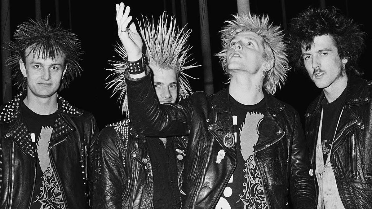 Ongekend The 10 best UK punk bands from 1982 | Louder XJ-53