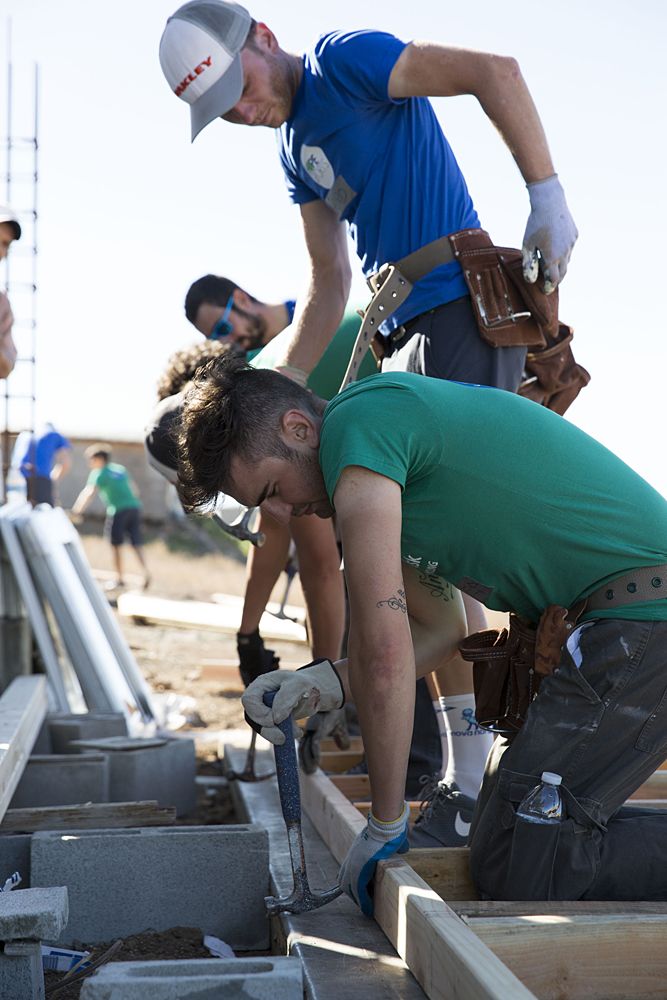 Novo Nordisk bond over building homes for poor families in Rosarito, Mexico.