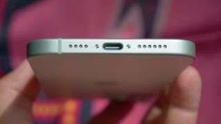 iPhone 15 Plus : USB-C