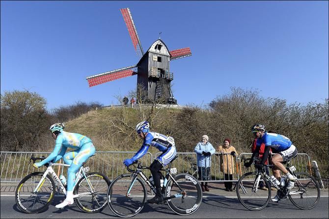 Assan Bazayev (Astana), Koen Barbe (Team Crelan - Euphony) and Alessandro Bazzana (Unitedhealthcare)