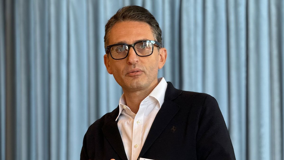 Stefano Genco wearing EssilorLuxottica Nuance Audio