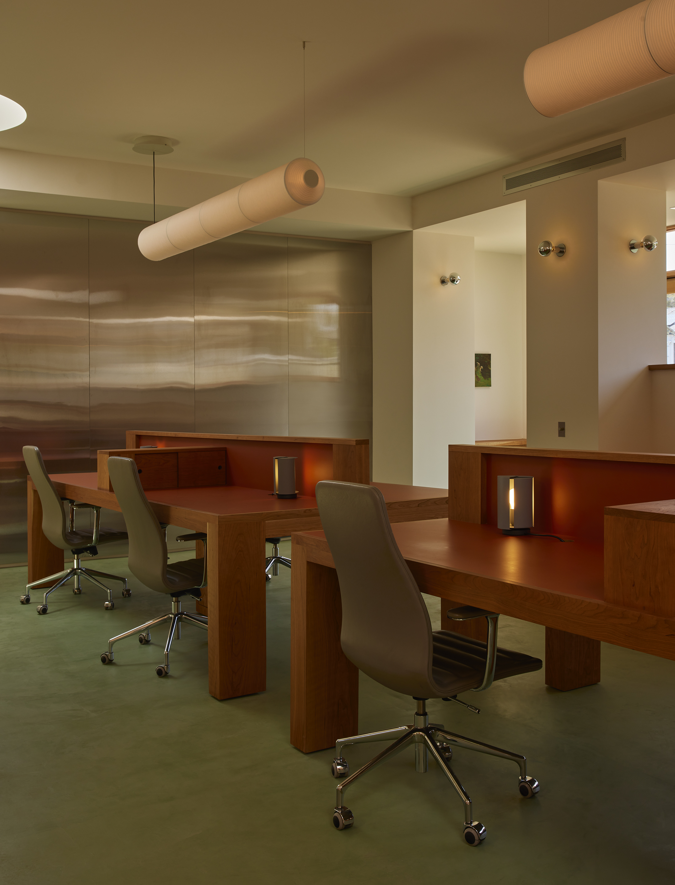 office furnished with cherry wood and terracotta tiles in Los Angeles