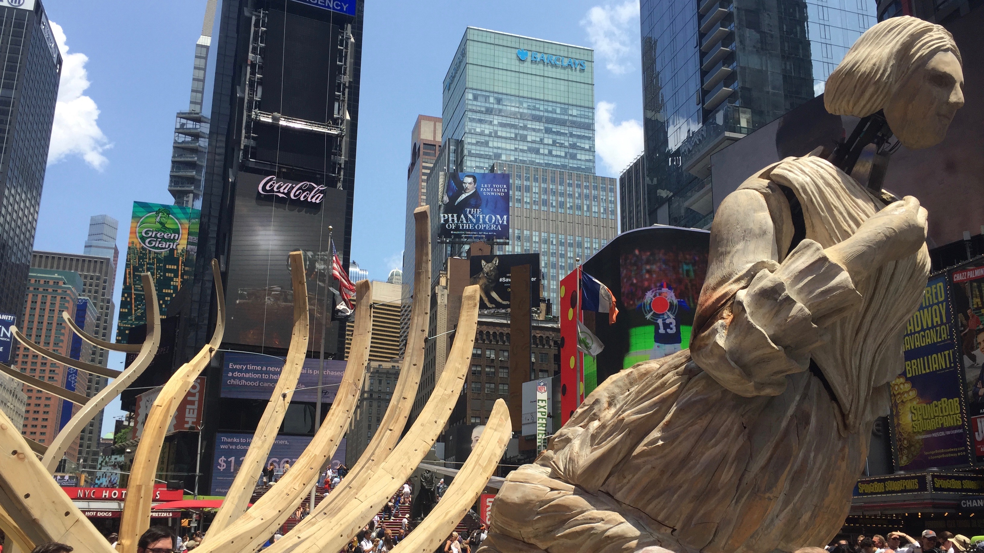 Microsoft HoloLens and Times Square prove an odd mix for an underwater AR exhibit