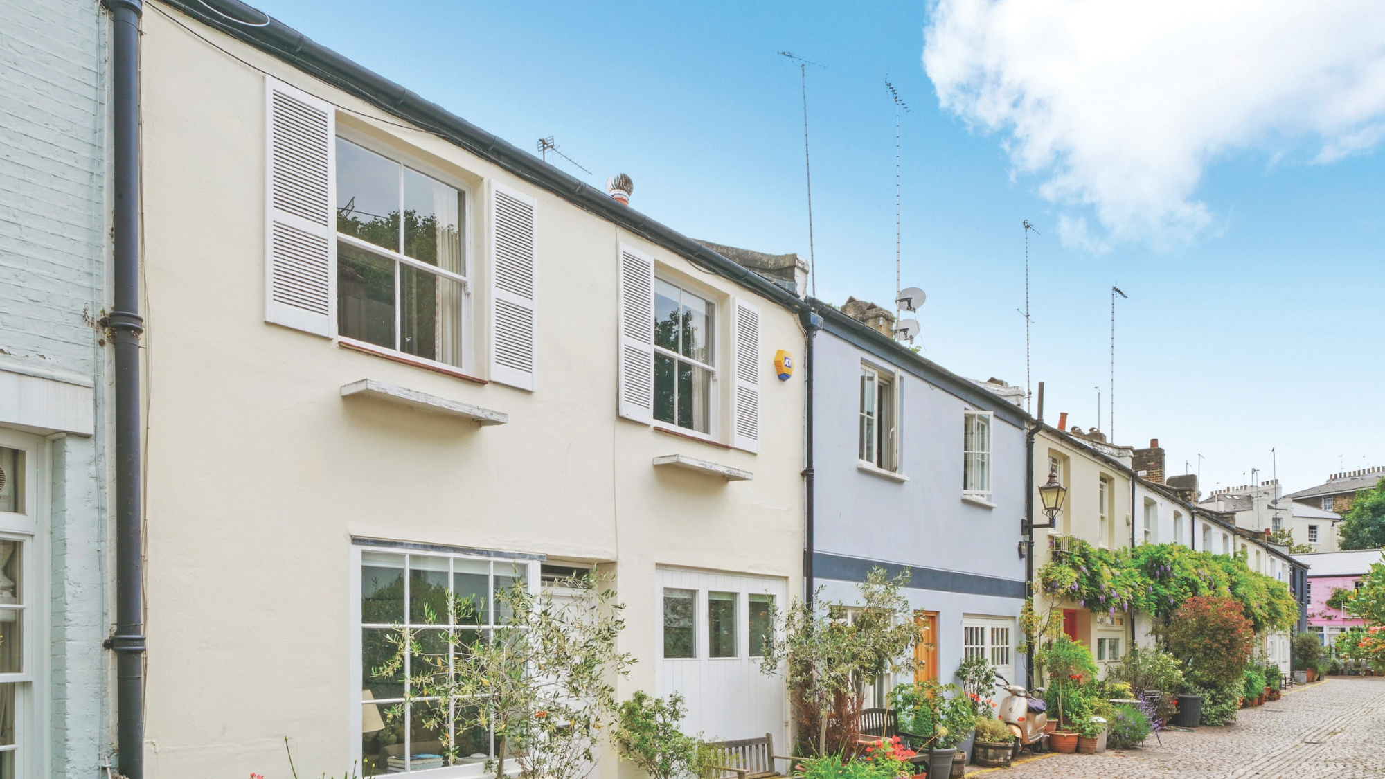 Pembridge Mews, Notting Hill, W11