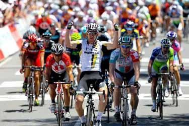 Matt Goss (HTC-Highroad) was too strong for Greipel and McEwen.