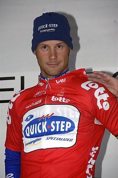 Boonen retained the red jersey of the points classification.