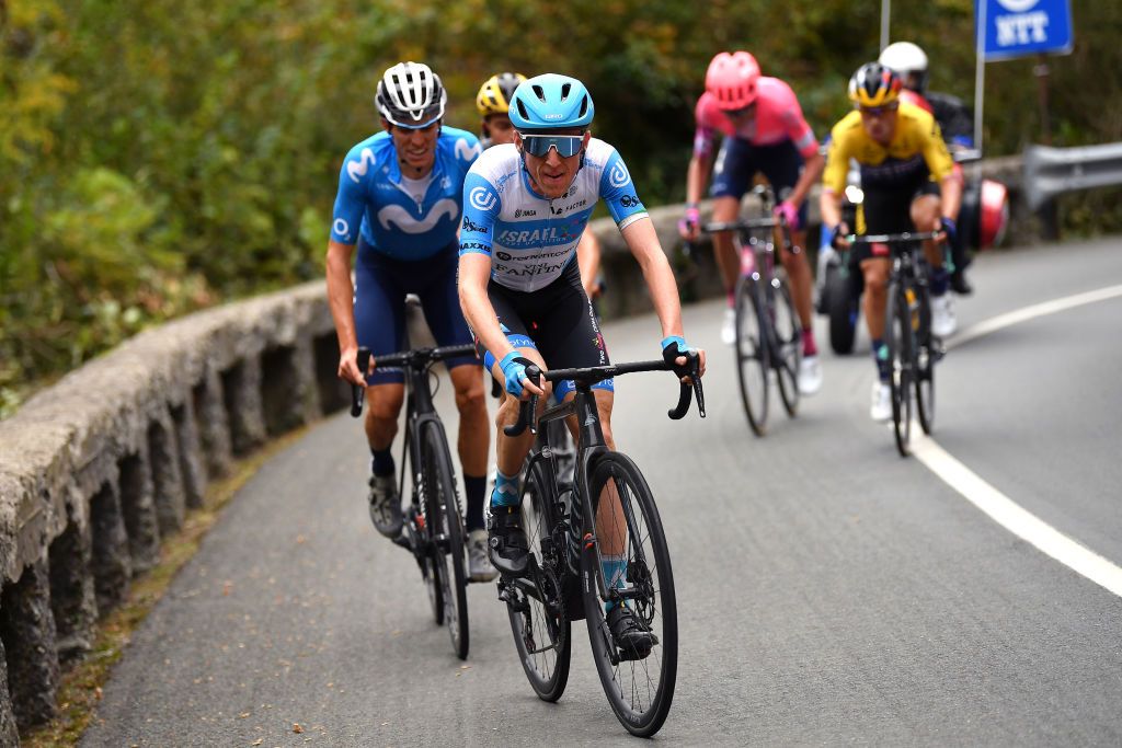 EIBAR SPAIN OCTOBER 20 Daniel Martin of Ireland and Team Israel StartUp Nation Enric Mas Nicolau of Spain and Movistar Team Primoz Roglic of Slovenia and Team Jumbo Visma Hugh Carthy of The United Kingdom and Team EF Pro Cycling Sepp Kuss of The United States and Team Jumbo Visma Breakaway during the 75th Tour of Spain 2020 Stage 1 a 173km stage from Irun to Eibar Alto de Arrate 570m lavuelta LaVuelta20 La Vuelta on October 20 2020 in Eibar Spain Photo by Justin SetterfieldGetty Images