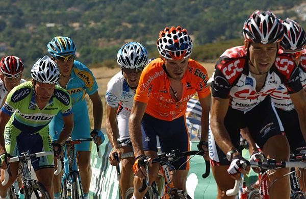 Inigo Cuesta (CSC) shreds the lead group