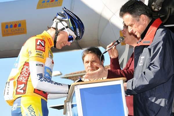 Borut Bozic (Vacansoleil Pro Cycling Team) signs in.