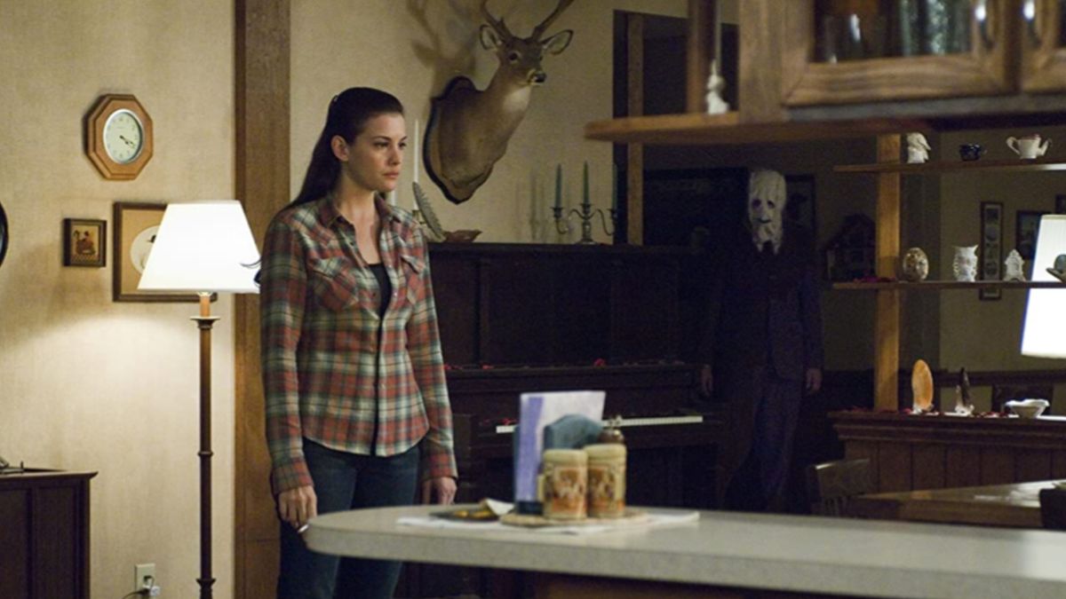 Liv Tyler and Kip Weeks in The Strangers