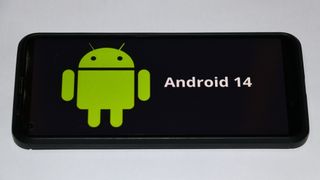 android 14 en un móvil