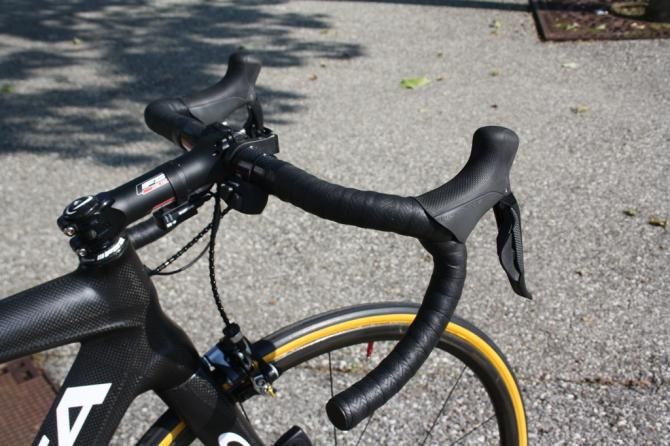 Sanchez matched the FSA stem with the brand&rsquo;s K-Force Carbon Ergo handlebars, 42cm centre to centre