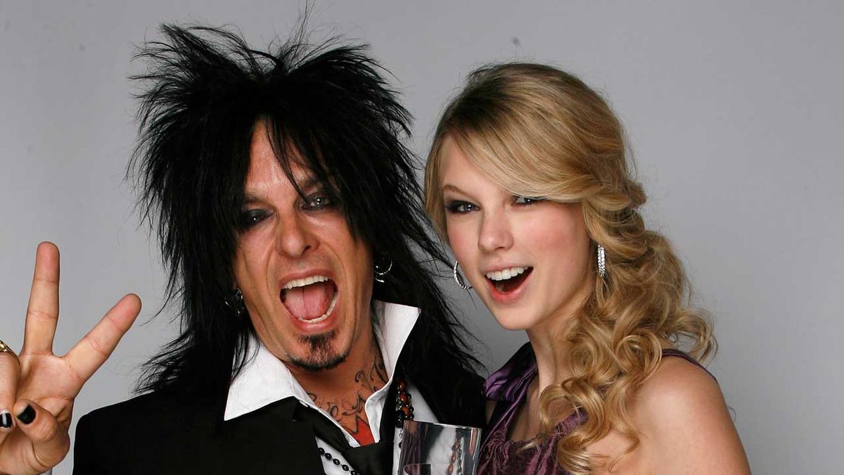 Nikki Sixx with Taylor Swift 