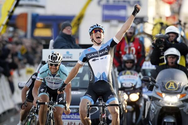 Sep Vanmarcke (Garmin-Barracuda) wins the sprint over Tom Boonen (Omega Pharma-Quickstep) to win Omloop Het Nieuwsblad