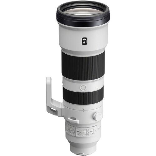 Sony FE 400-800mm f/6.3-8 G OSS on a white background