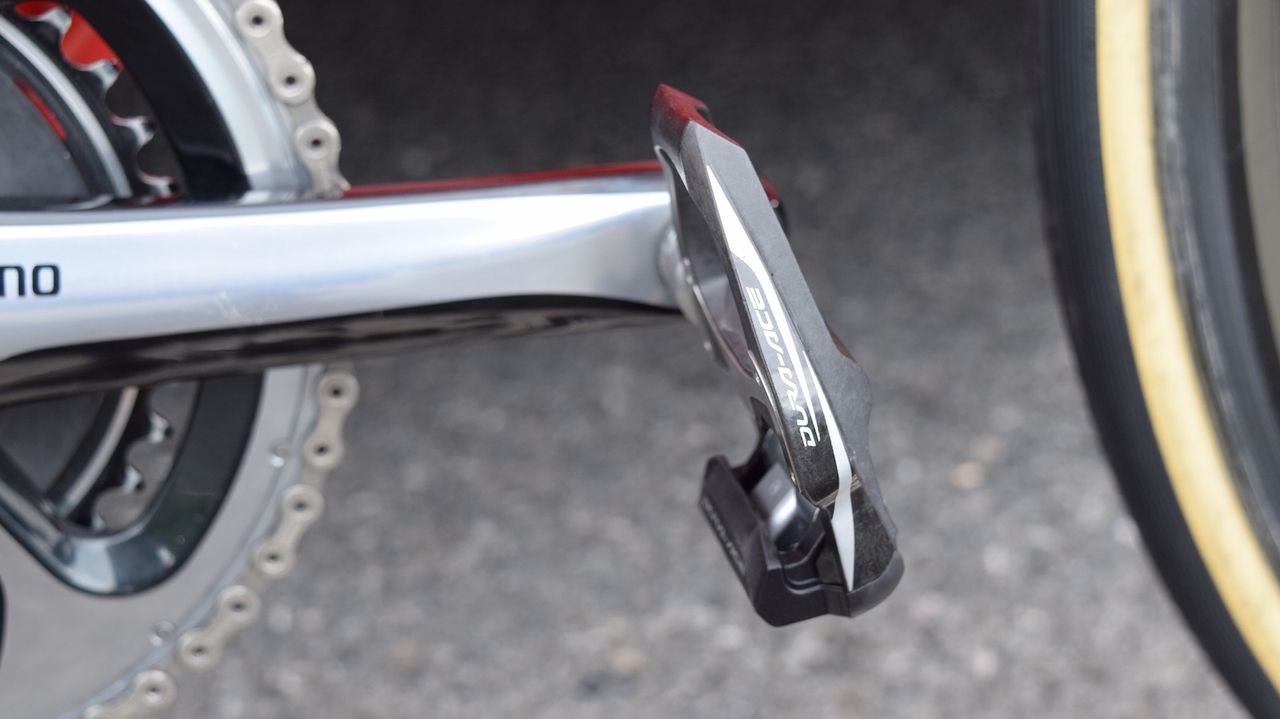 Despite the latest groupset, the team is still running 9000 series Dura-Ace pedals