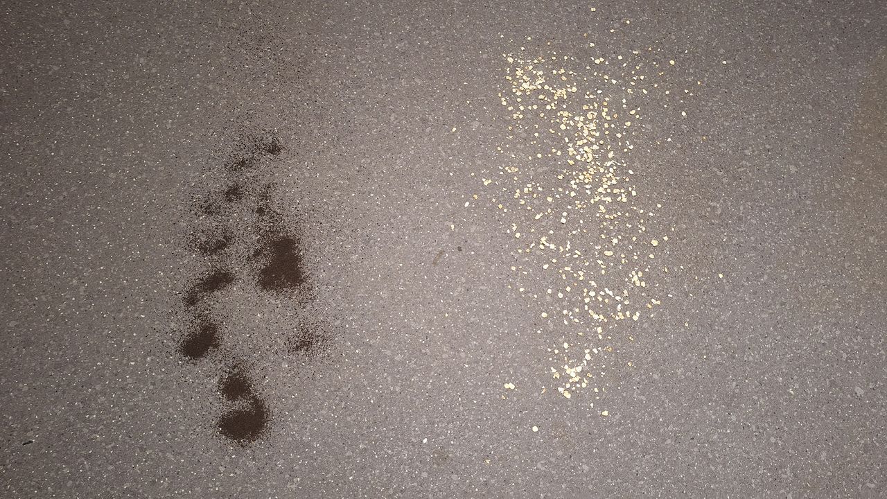 Tea and oats on a lino floor before suction test