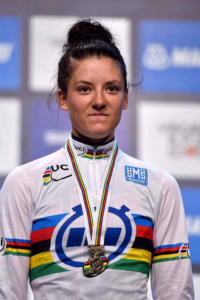 Chloe Dygert (United States of America) wears the world champion's jersey after winning the junior women's time trial