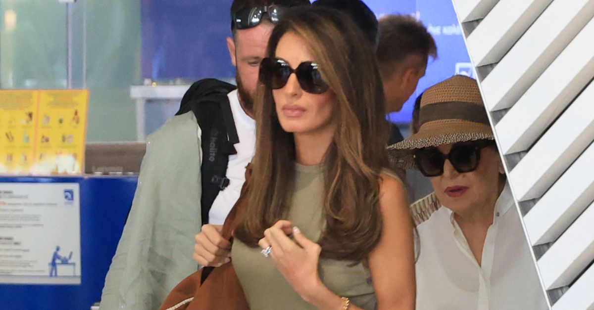 I Never Thought I’d See Amal Travel in Flats—Ofc They Looked So Chic I Never Thought I’d See Amal Travel in Flats—Ofc They Looked So Chic