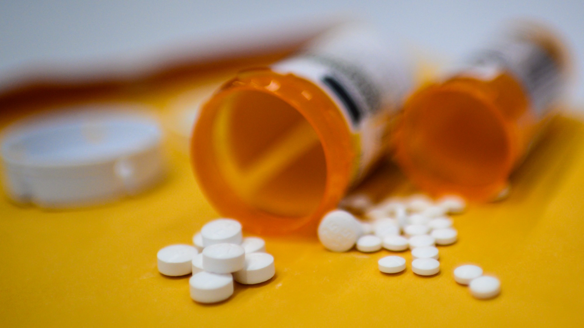 An image of opioid painkillers in a bottle. 