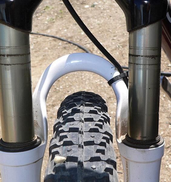 Manitou claims that 2.5" tires will fit easily in the new Minute 29.