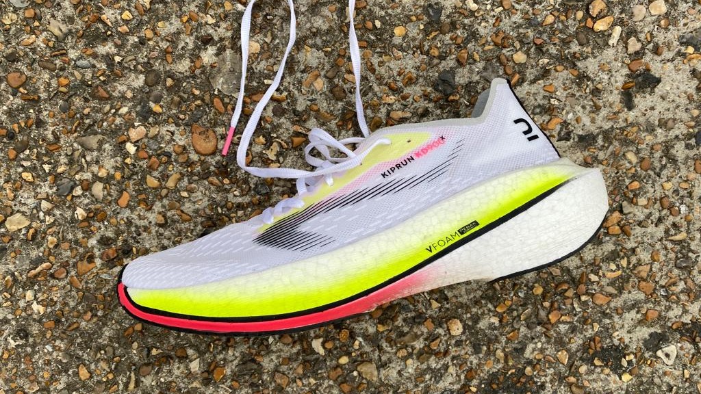 acceleration shortness of breath etc Decathlon Undercuts The Nike Vaporfly With £130 Carbon Plate Shoe Built To  Last 1,000km | Coach