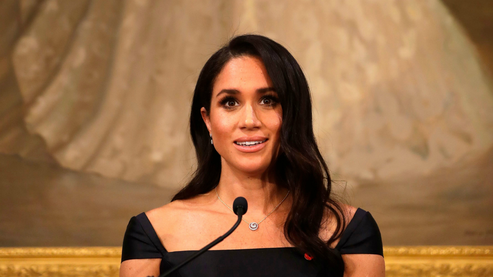 This Is Meghan Markle's One Self Conscious Gesture | Marie Claire UK