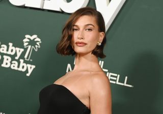 Hailey Bieber wearing a bob at the Baby2Baby Gala in 2023.