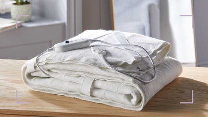 Aldi best sale heated throw