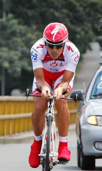 Victor Hugo Pe&ntilde;a (Col es Pasion Caf&eacute; De Colombia 472) dropped six minutes on the final stage.