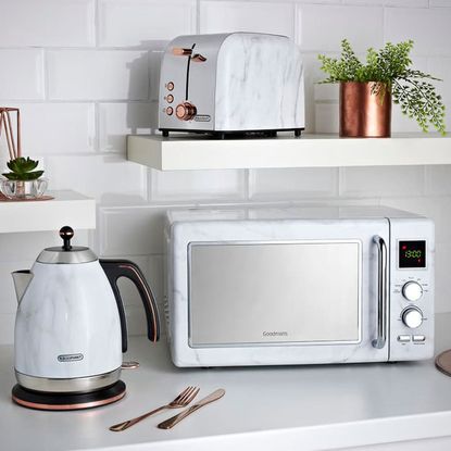 B&M marble kettle, toaster & microwaves give kitchens fashionable ...