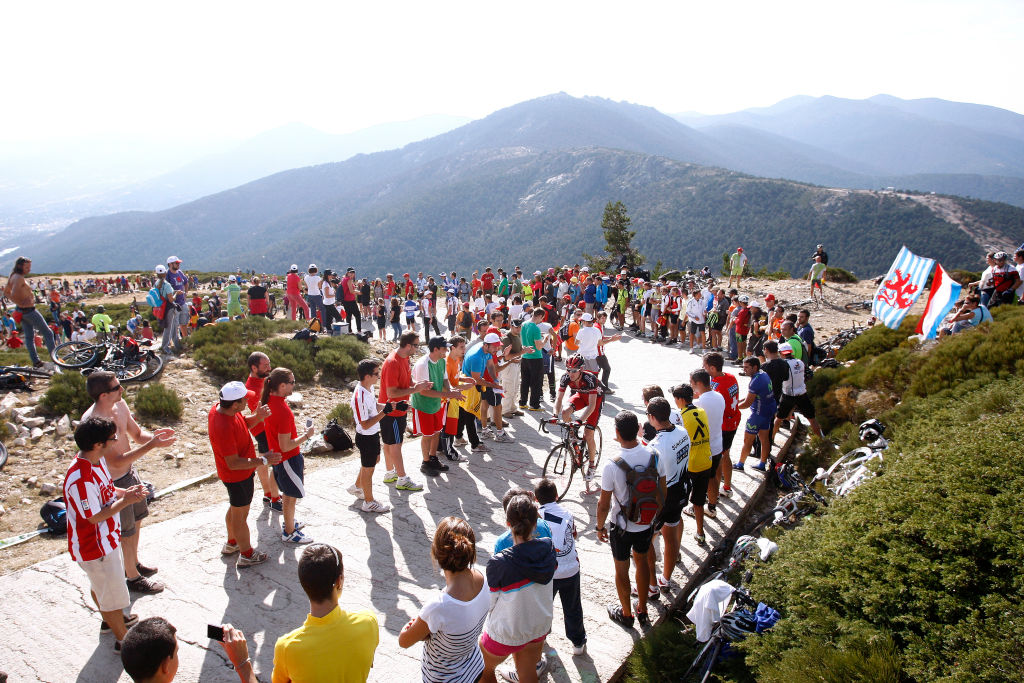 Cycling : 67th Tour of Spain 2012 / Stage 20 Brent Bookwalter (USA)/ Illustration Illustratie / Bola Del Mundo 2247m / Public Publiek Spectators Fans Supporters / Landscape Paysage Landschap /La Faisanera Golf - Bola Del Mundo 2247m (170,7Km)/ Vuelta Tour Espagne Ronde van Spanje / Etape Rit (c)Tim De Waele