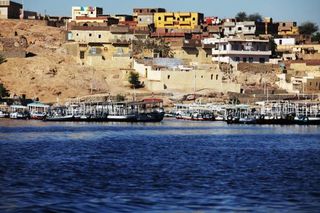driest-places-aswan-egypt-110724-02