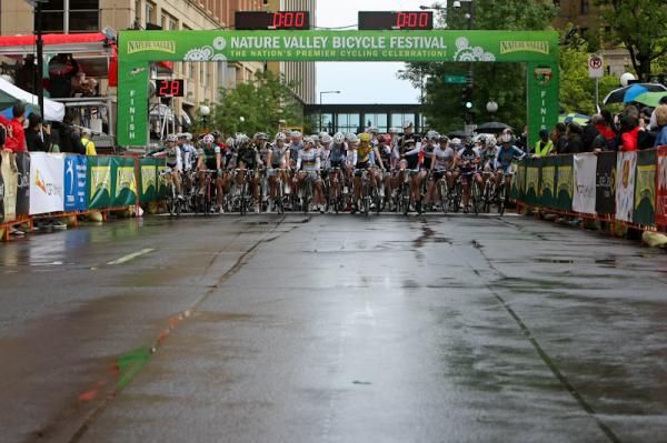 The women take to the line.