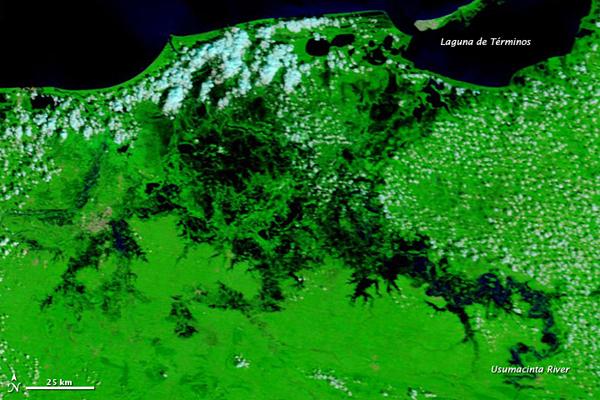 mexico-floods-2011-111025-02