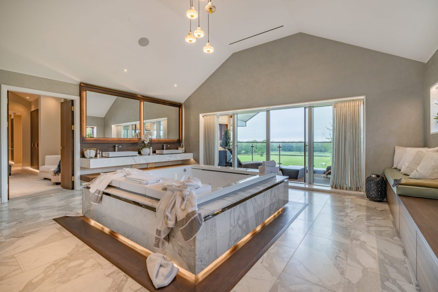 8480790-interior64-scaled-e1636029342874.jpg