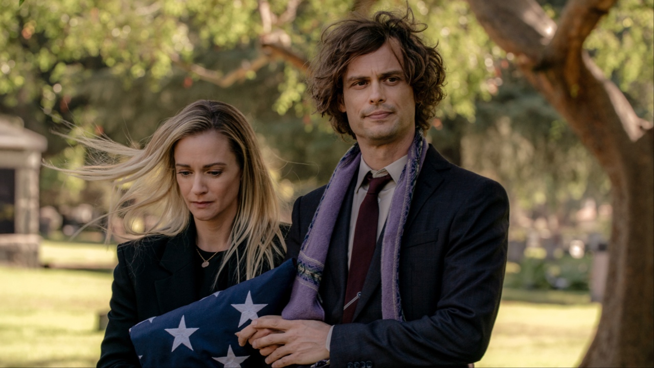 A.J. Cook as JJ and Matthew Gray Gubler as Reid in Criminal Minds: Evolution Season 3x03