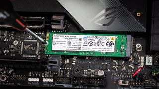 Intel SSD 670p M.2 NVMe SSD Review: Scaling QLC to Higher Heights 