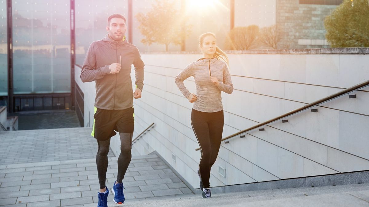 BREAST FOOT FORWARD: Woman films her chest while jogging [VIDEO