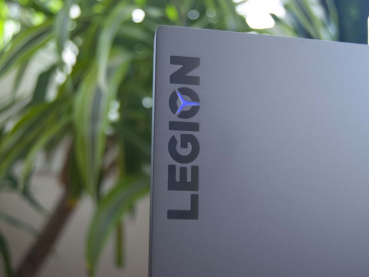 Lenovo Legion 7i vs. 7: Is the Gen 6 Intel or AMD version better ...