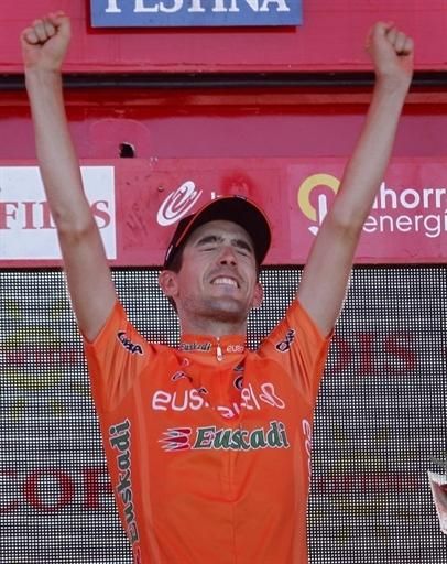 Mikel Nieve (Euskaltel-Euskadi) soaks in the sensation of the Vuelta podium.