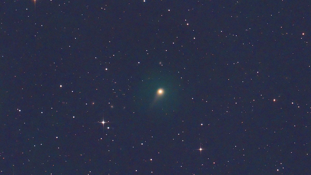 Impresionantes imágenes del cometa verde brillante C/2022 E3 (ZFT).  sala de exposición