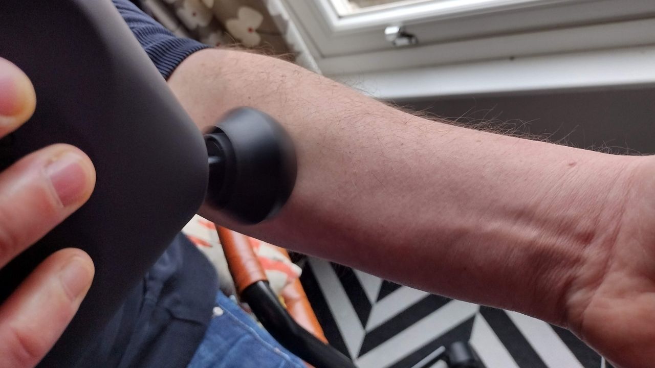 theragun mini massage gun
