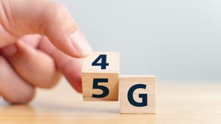 Kahdesta puupalikasta muodostuu teksti 5G