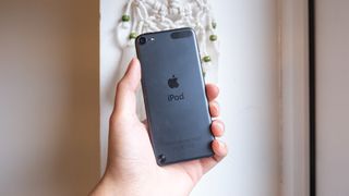 A space gray iPod Touch 6th Gen